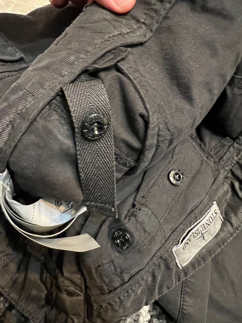 ストーンアイランド 黒 カーゴパンツ