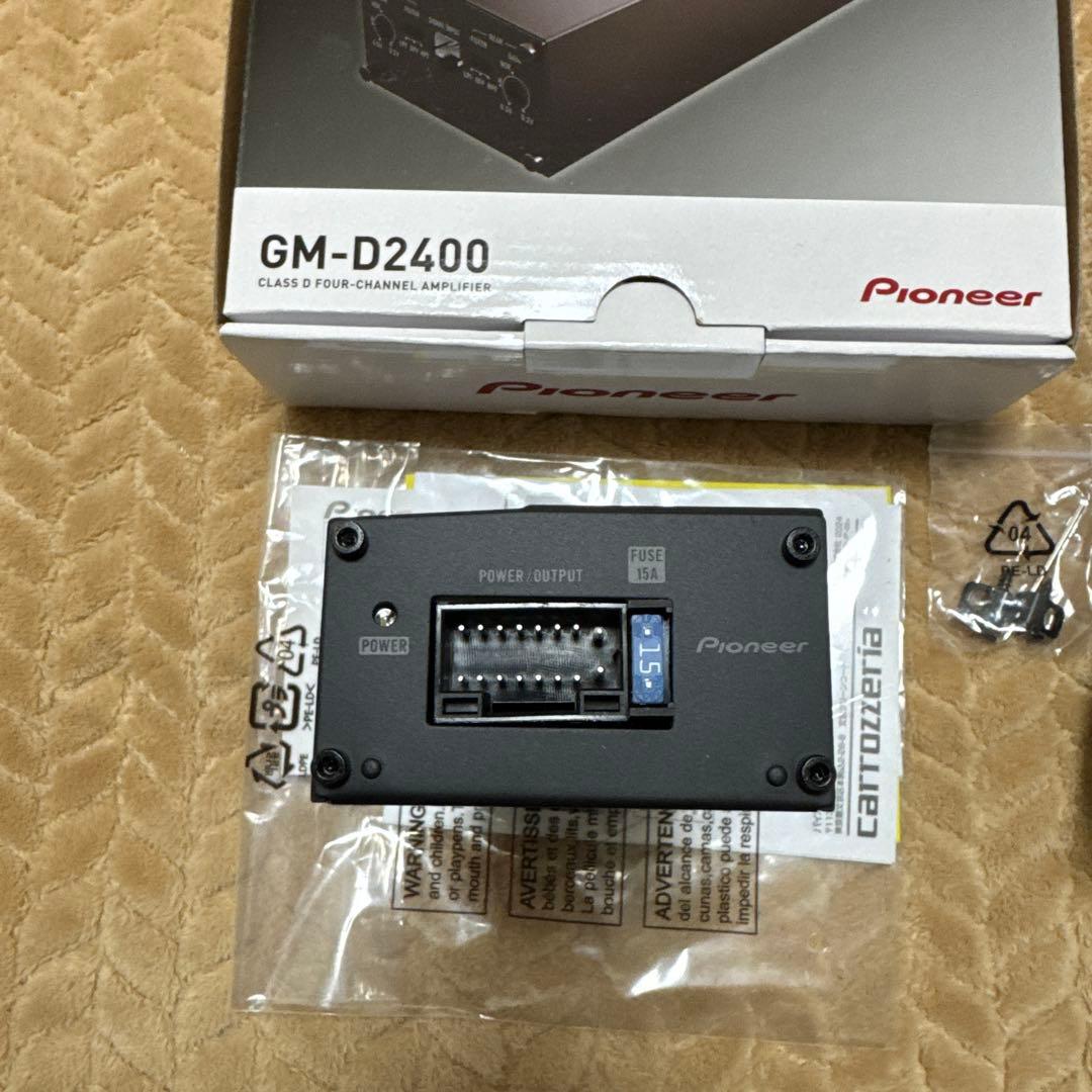カロッツェリア　パワーアンプ　GM-D2400