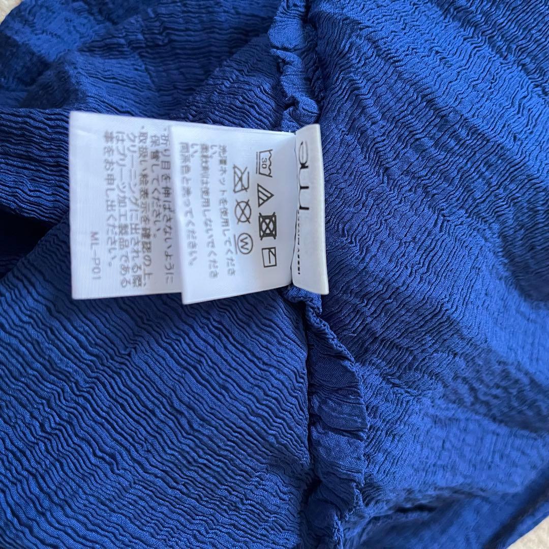 meイッセイミヤケ　シースルークレープ ノースリーブトップス　ブルー