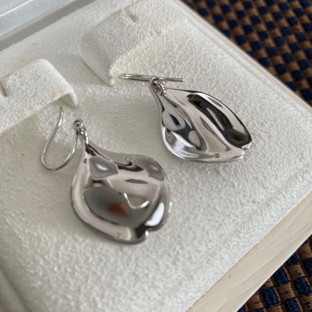 ミキモト　レペタルプラスヴァンドーム　シルバーピアス