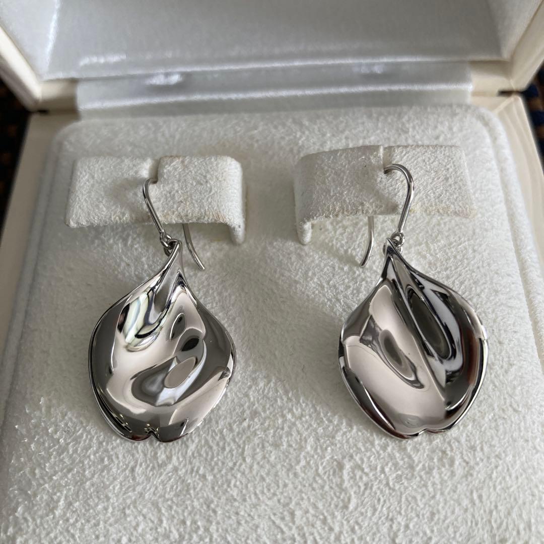 ミキモト　レペタルプラスヴァンドーム　シルバーピアス