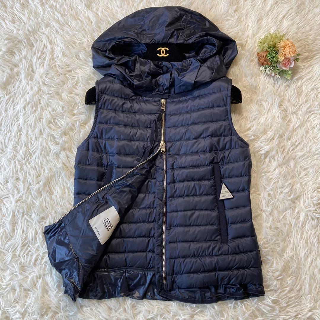 極美品 モンクレール EBLE GILET フード付き ナイロンダウンベスト