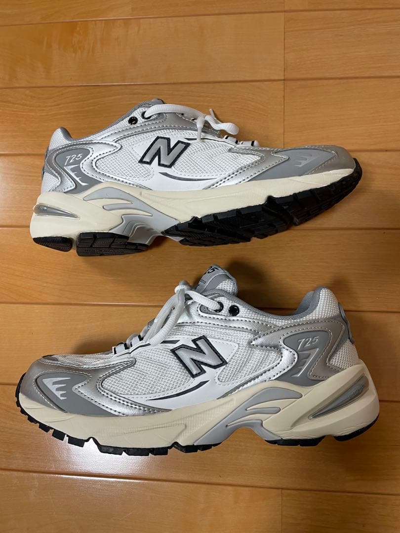 【綺麗！】NEWBALANCE ML725