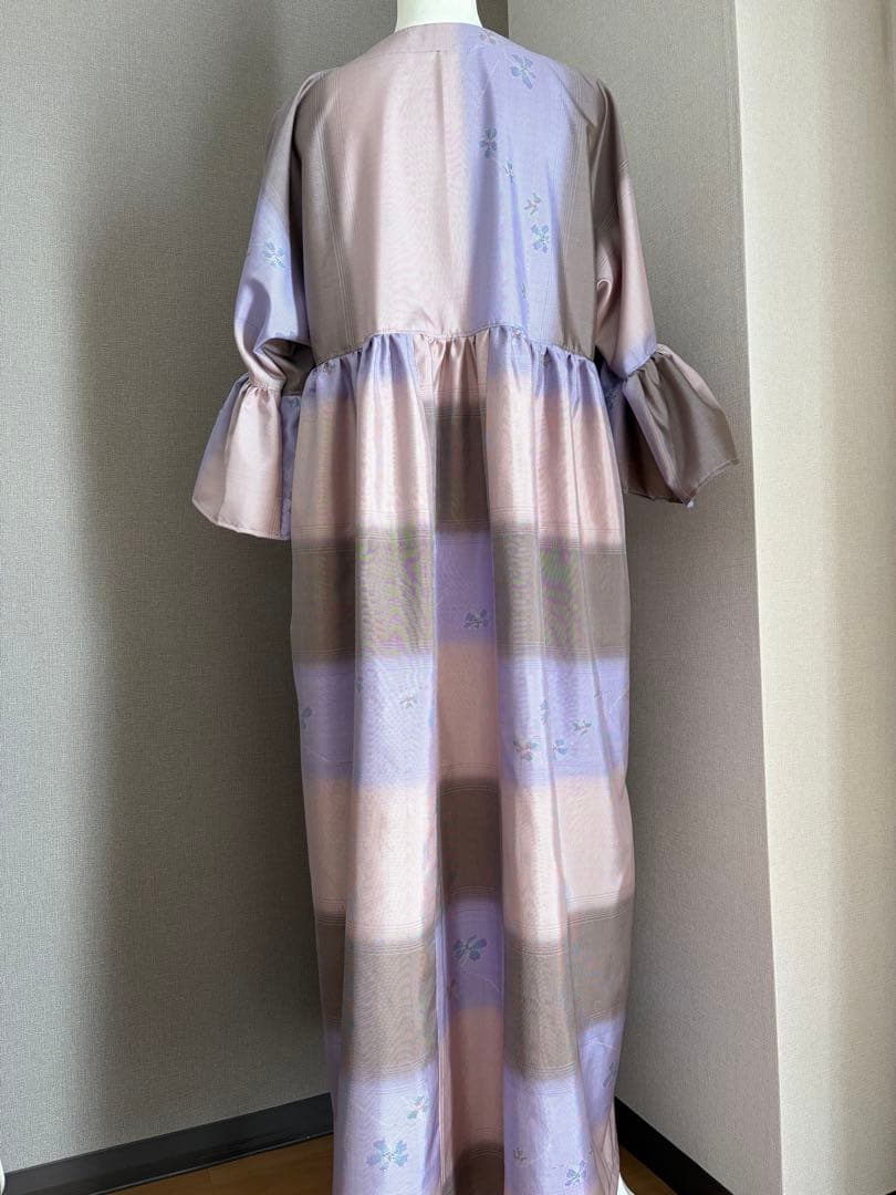 ★着物リメイク★　大島紬　フリル袖のゆったりワンピ　パステルカラーの縞大島紬