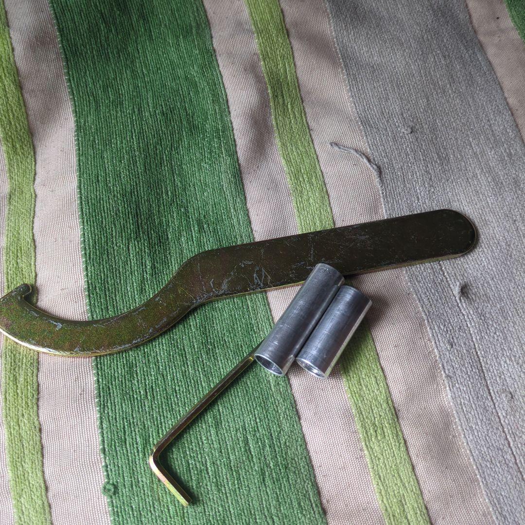 Z900RS リアショック　赤 YSS ? 要寸法確認