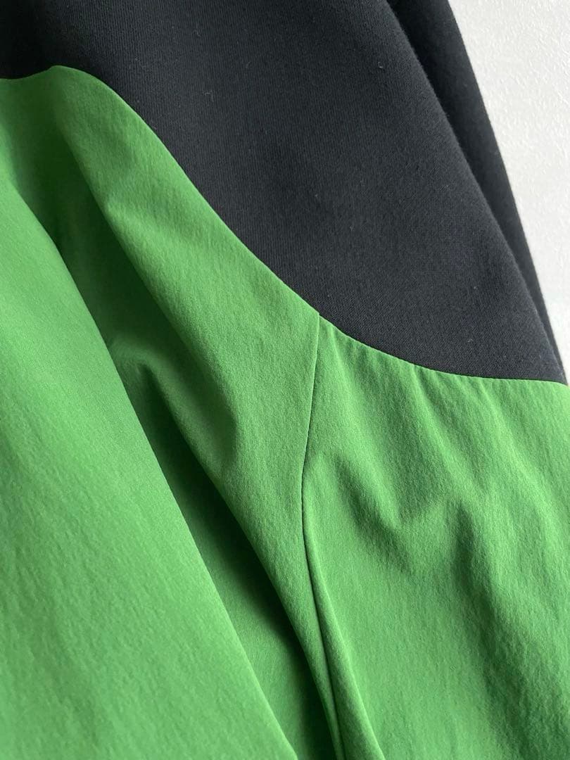 ナゴンスタンス　ダンボールサークルスリーブ　ロングワンピース　黒　緑　手洗い可能