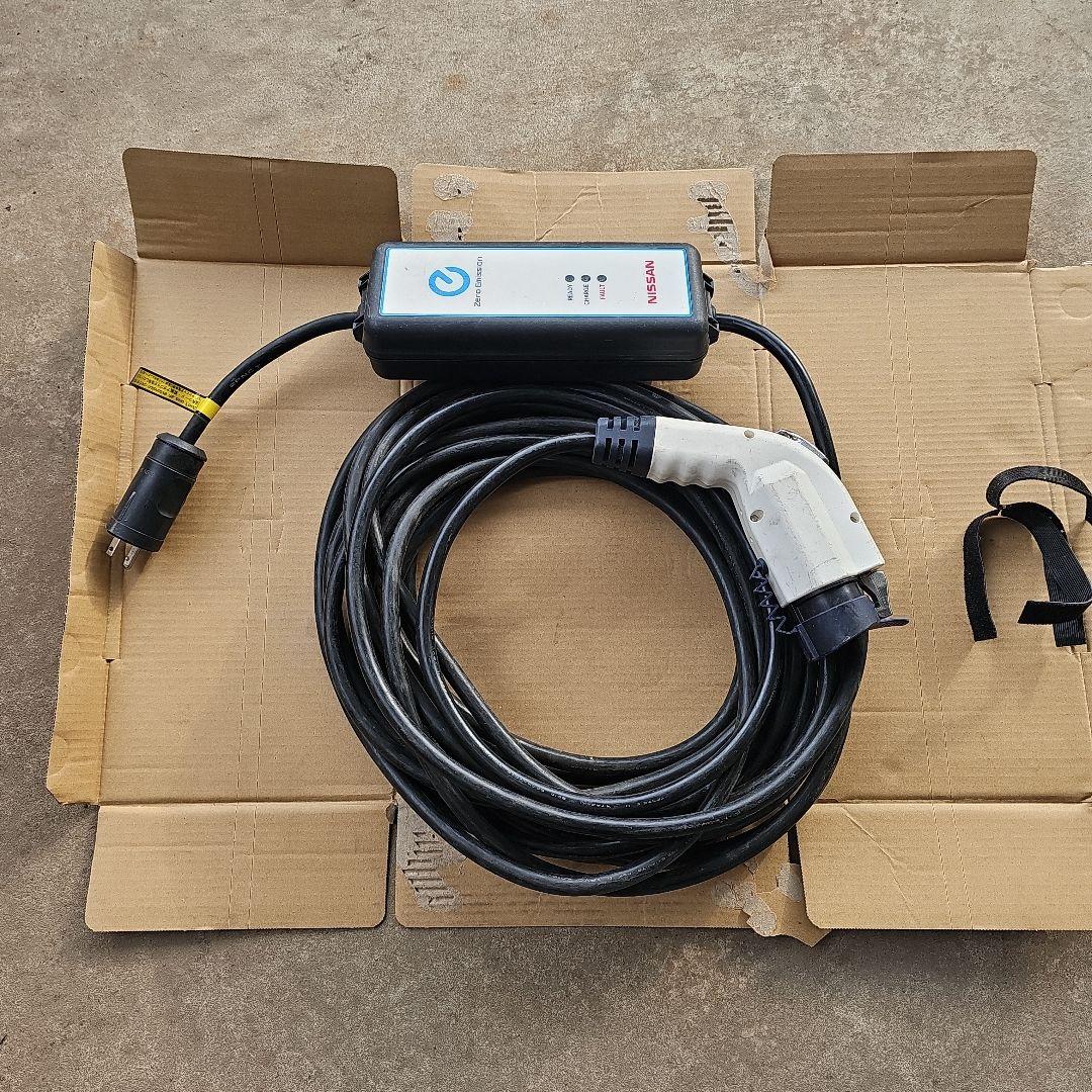 日産 EV充電ケーブル 26980-3NA0J　15mケーブル実働売ります