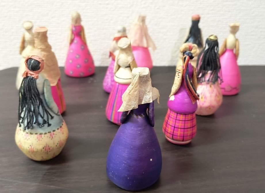 旧ソ　ロシア　張り子の民族衣装人形　民芸品　伝統工芸品　12体セット