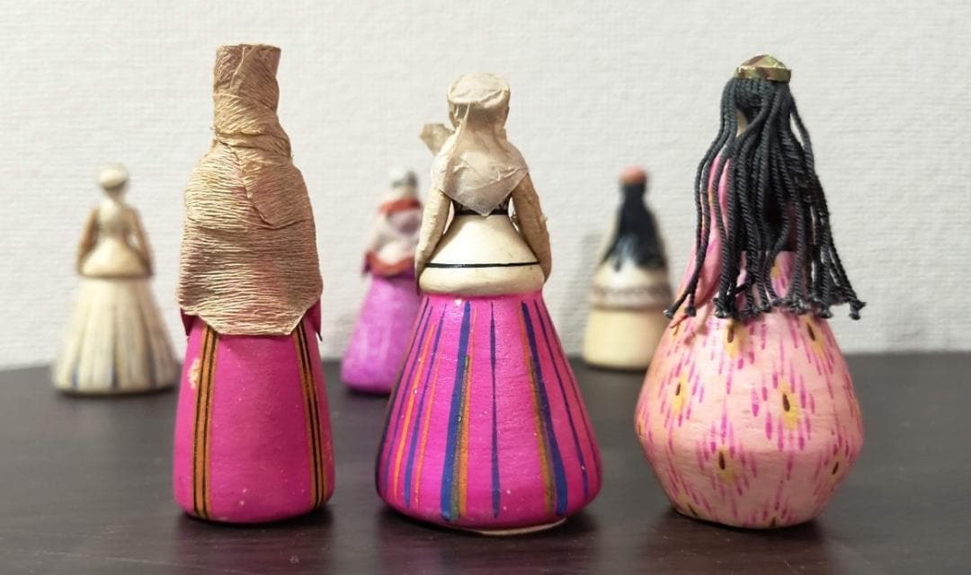 旧ソ　ロシア　張り子の民族衣装人形　民芸品　伝統工芸品　12体セット