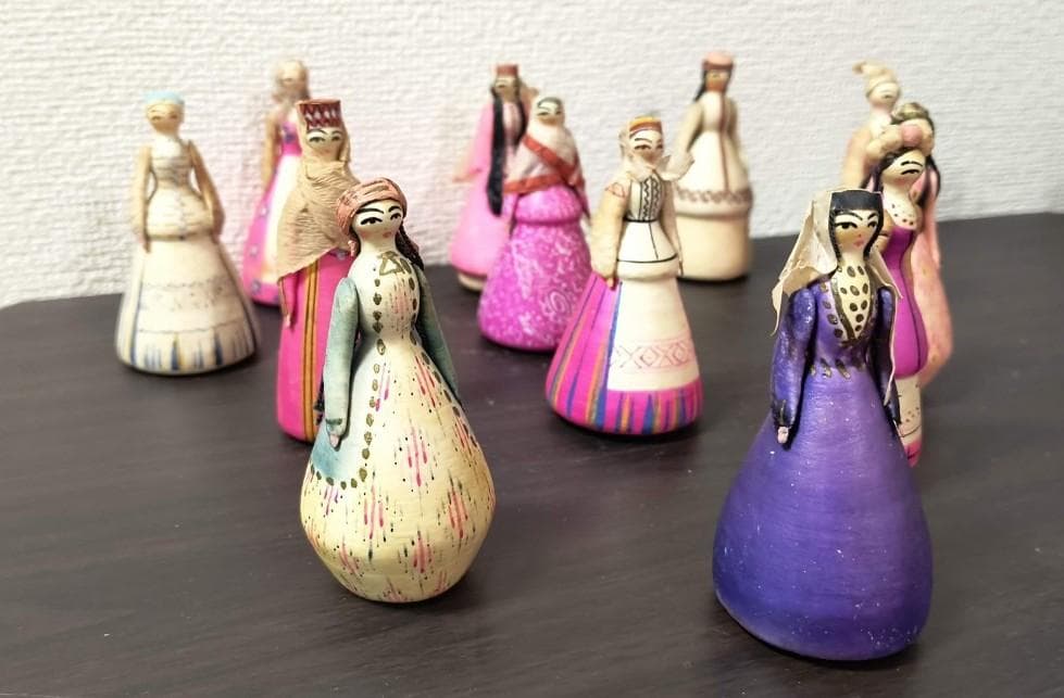 旧ソ　ロシア　張り子の民族衣装人形　民芸品　伝統工芸品　12体セット