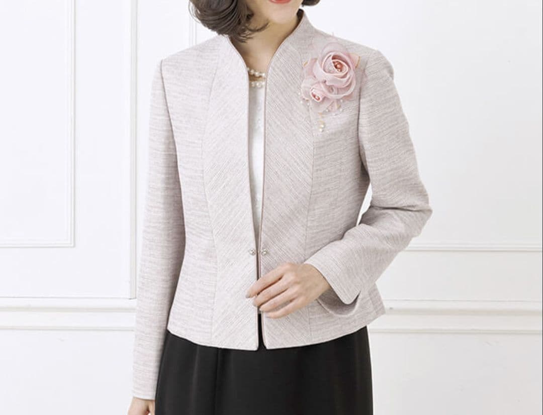 東京ソワール　北陸ジャカードの胸当て付きジャケット13号