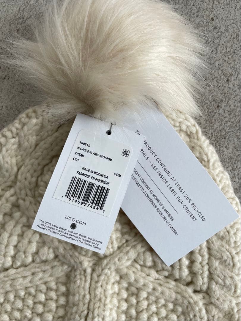 【未使用品】 UGG ケーブル ビーニー ニット帽 ポンポン付き ホワイト