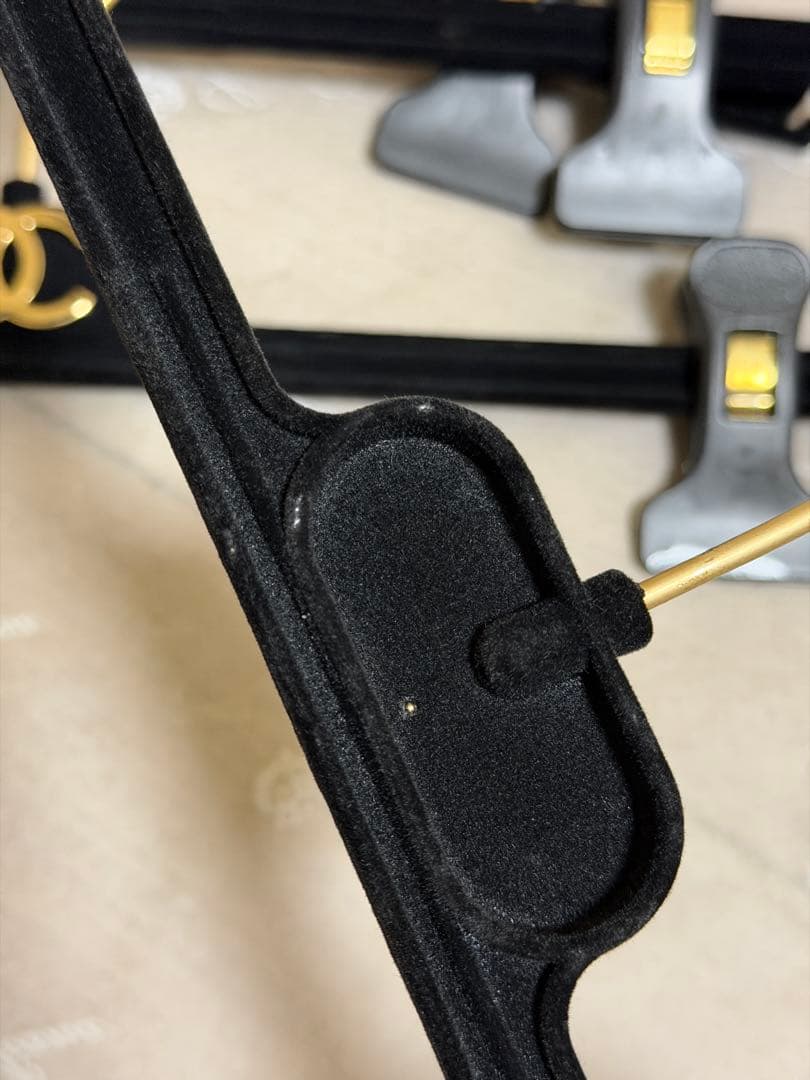 シャネル ロゴ付き衣類ハンガー 8本セット