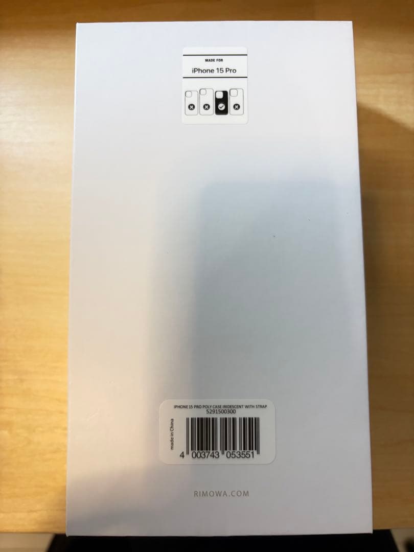 新古品　お安め　RIMOWA iPhone15Proストラップ付き