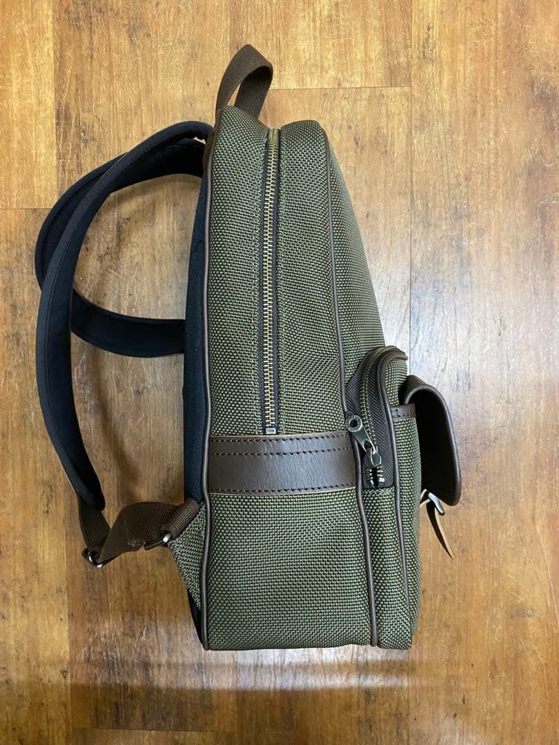 HUNTING WORLD ハンティングワールド　ロゴ　リュック.デイパック