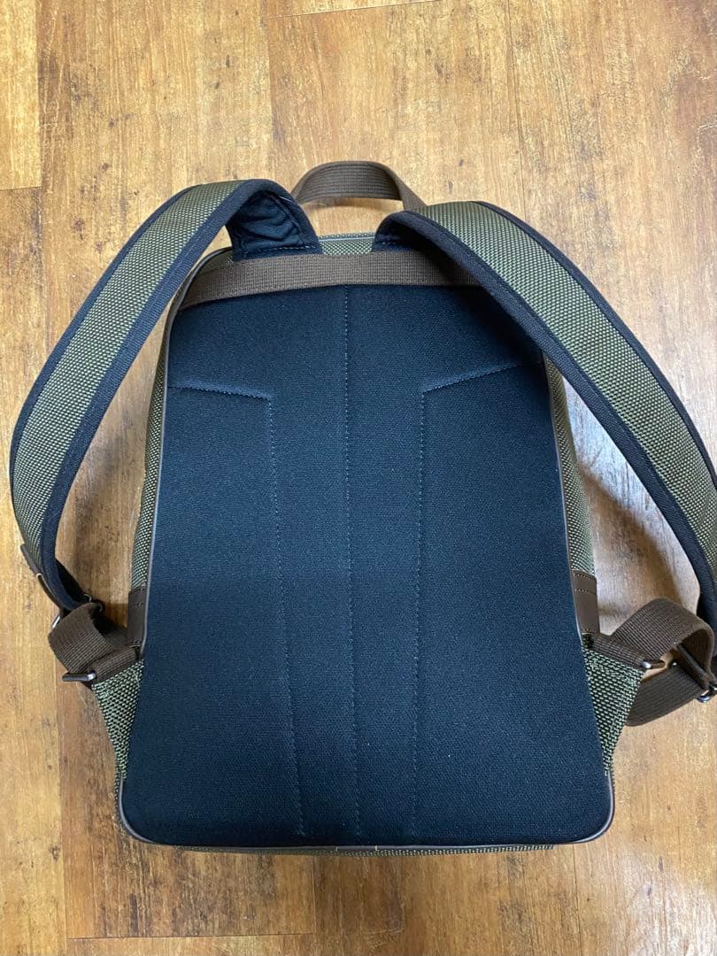 HUNTING WORLD ハンティングワールド　ロゴ　リュック.デイパック