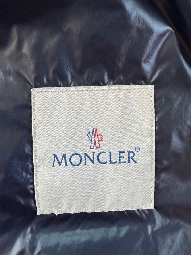 正規品鑑定済　モンクレール ダウンベスト サイズ3
