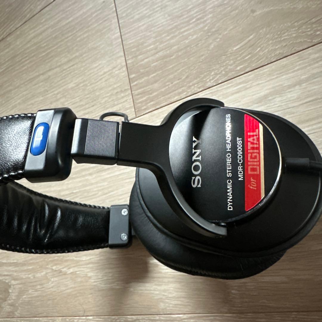 SONY ダイナミックステレオ　ヘッドフォン　MDR-CD900ST
