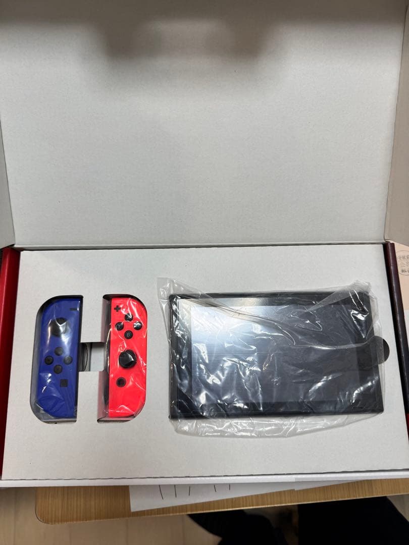 美品　最安値　24時間位内発送　新型ニンテンドースイッチ