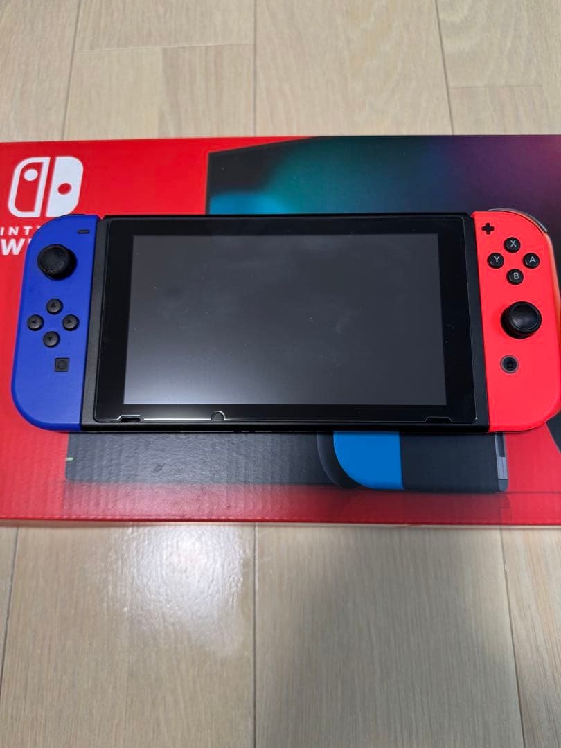 美品　最安値　24時間位内発送　新型ニンテンドースイッチ