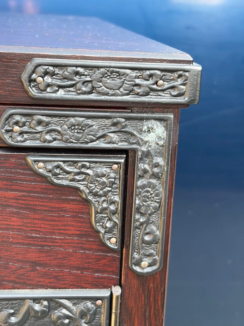 ②青木産業　天然　欅　室町　古代　サイドボード　収納 鍵付