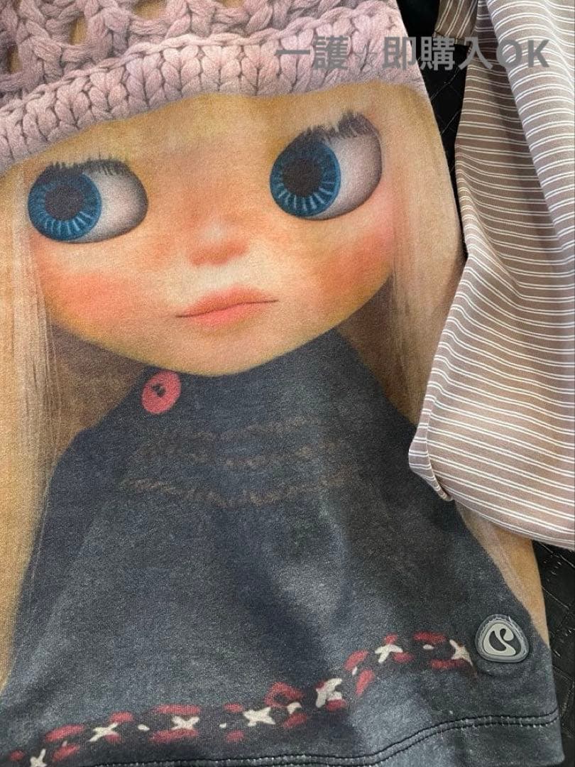 COYSEIO x BLYTHE ドールプリント ストライプ 長袖Tシャツ