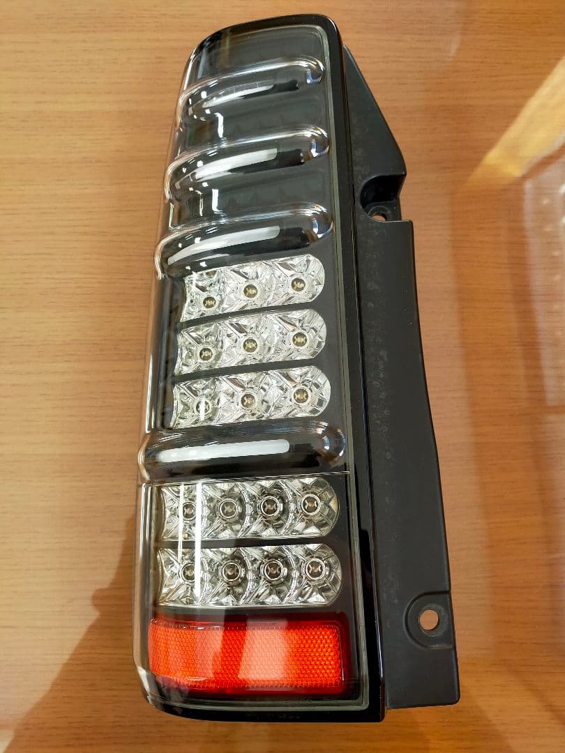 ジムニー　JB23W 社外LEDテールランプ　左右　LEDサンダーテール