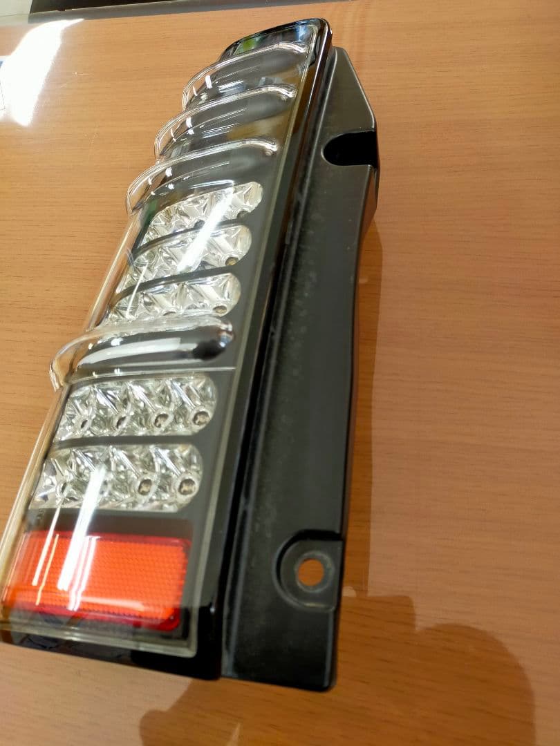 ジムニー　JB23W 社外LEDテールランプ　左右　LEDサンダーテール