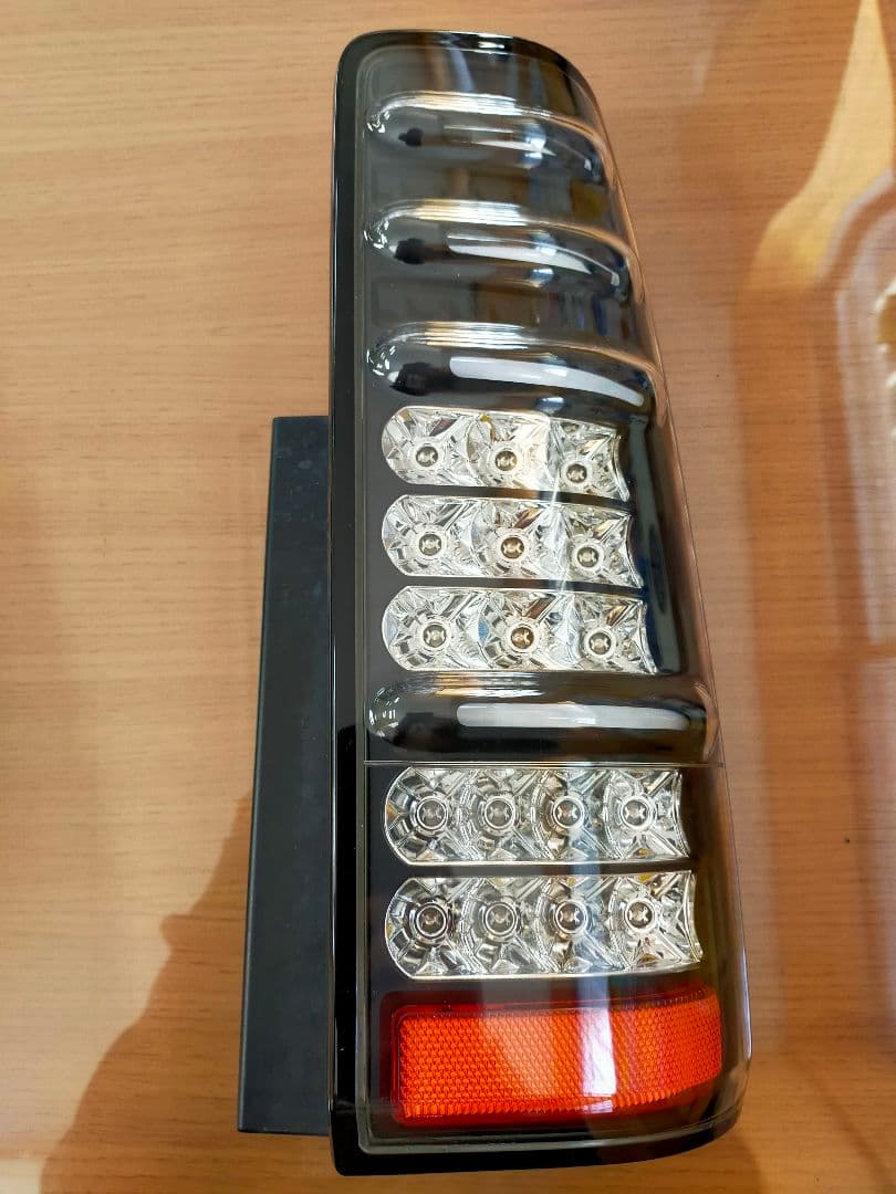 ジムニー　JB23W 社外LEDテールランプ　左右　LEDサンダーテール
