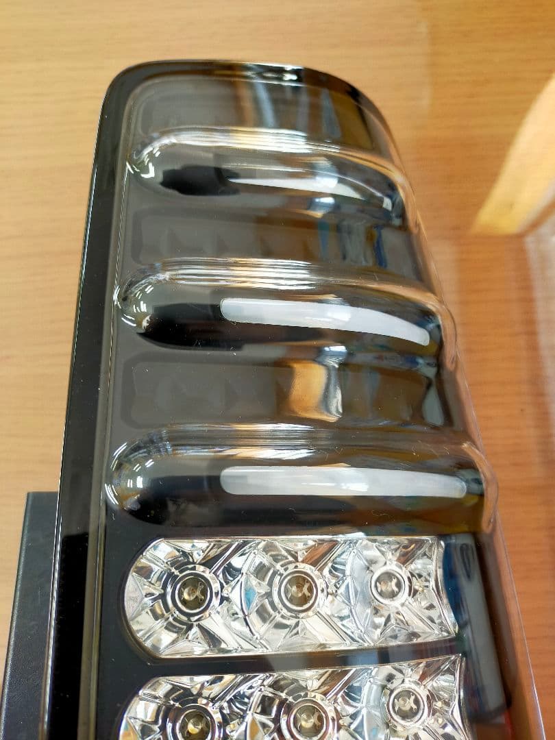 ジムニー　JB23W 社外LEDテールランプ　左右　LEDサンダーテール
