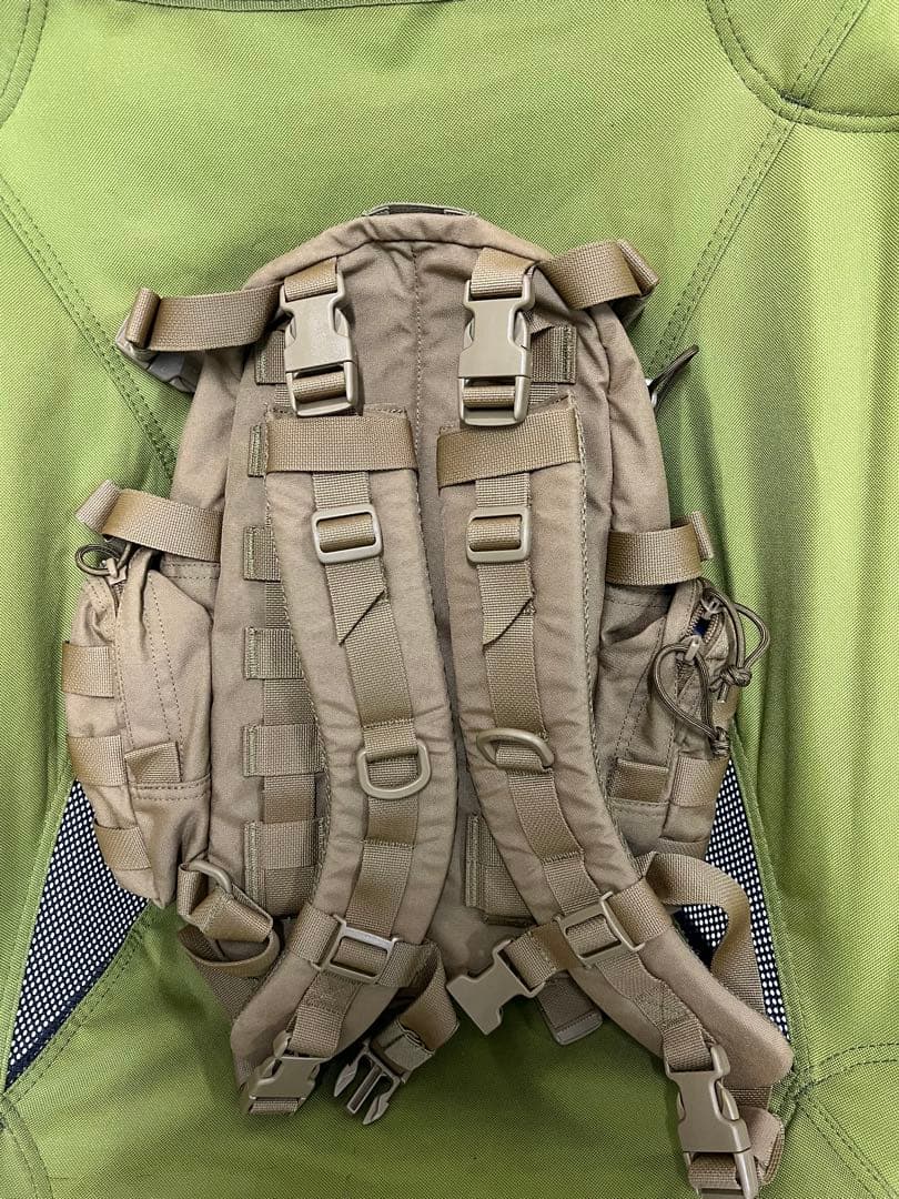 個人装備 WARRIOR ASSAULT Helmet Cargo Pack