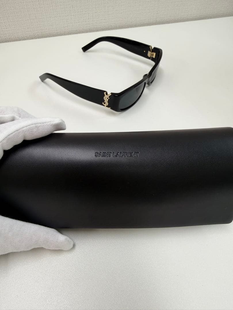 2026年最新モデル YSL ブラック サングラス ケース付き
