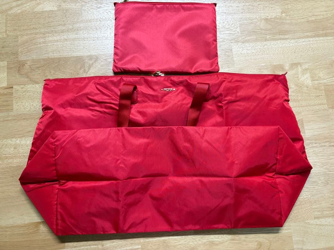 TUMI トゥミ ボヤジュール ジャスト・イン・ケース トートバッグ レッド