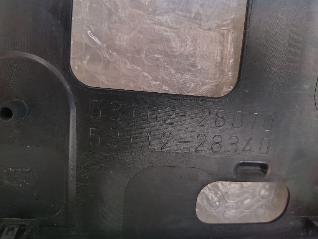 80ヴォクシー ロアグリル「艶なし」