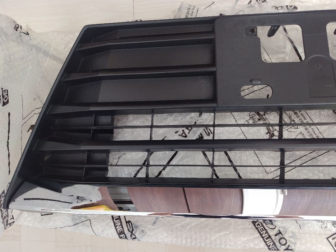 80ヴォクシー ロアグリル「艶なし」