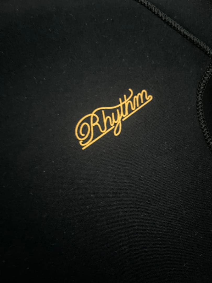 Rhythm ブラック タッパー バックジッパー付き