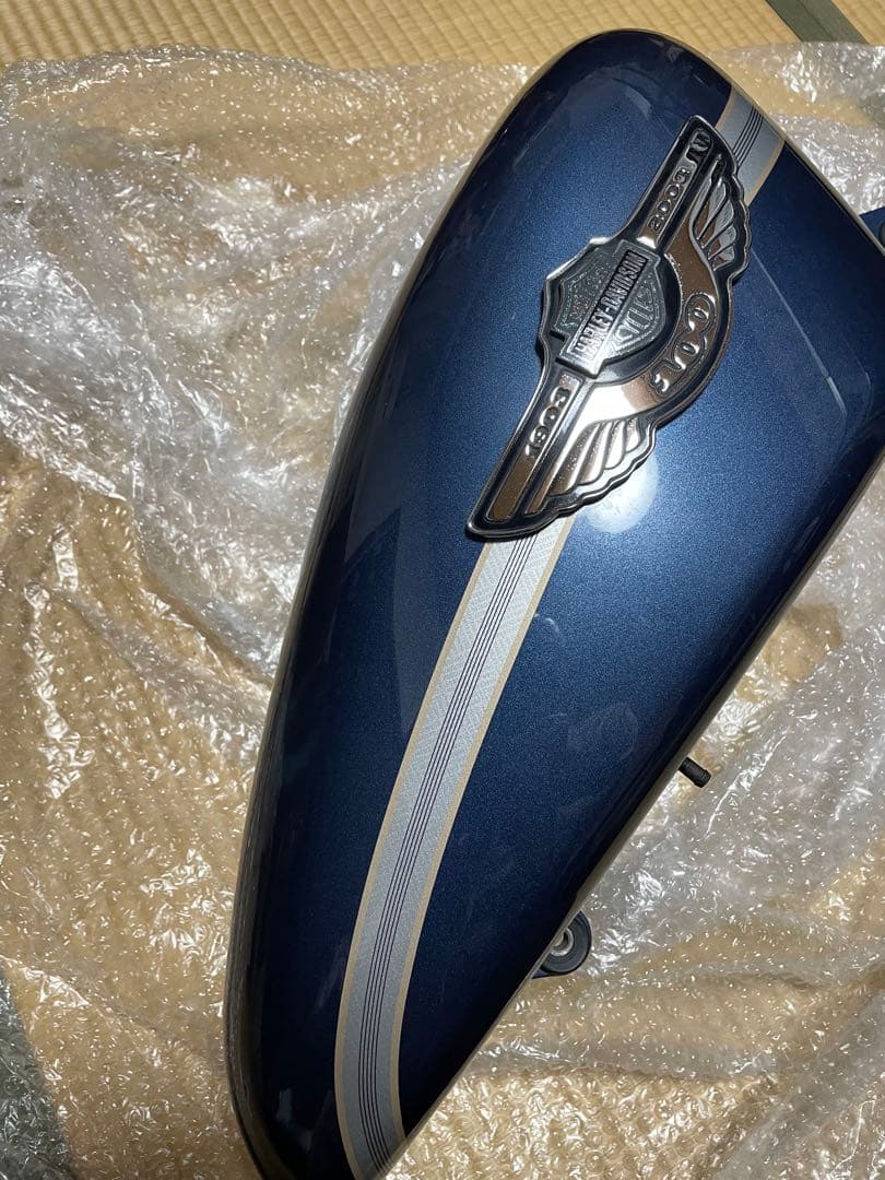 スポーツスター3.3ガロン100anniversaryタンク