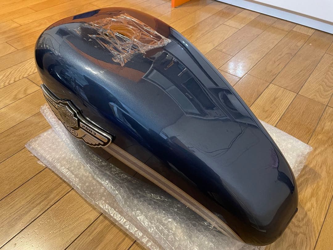 スポーツスター3.3ガロン100anniversaryタンク