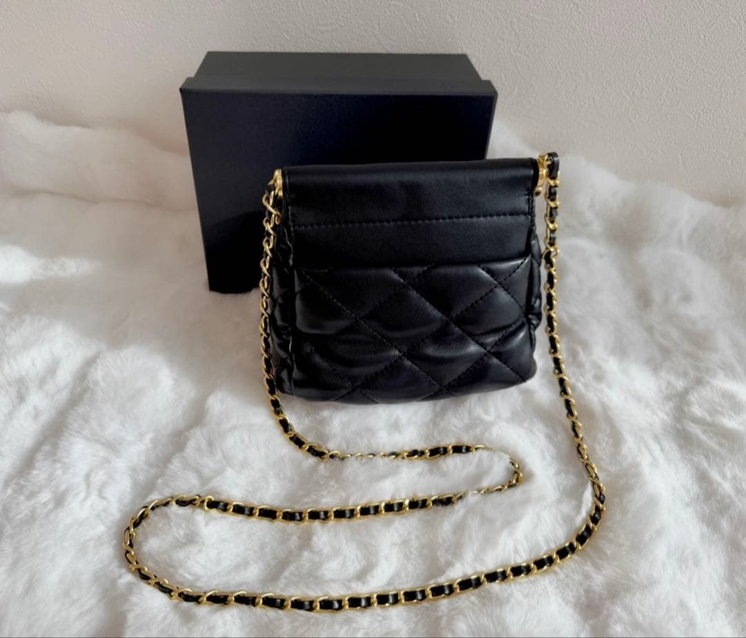 【新品未使用】CHANEL キルティング　ショルダーバッグ　チャーム　ノベルティ