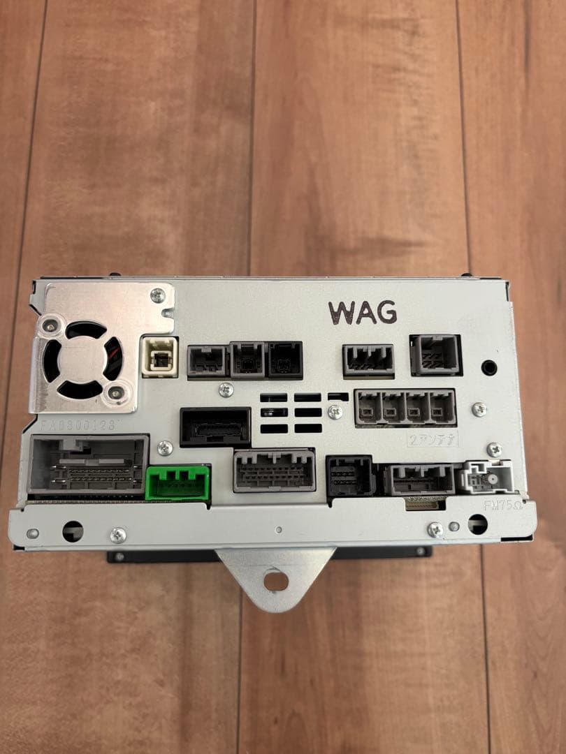 VXM-155VFEi カーナビ 8インチ　パネル　jf1 NBOX