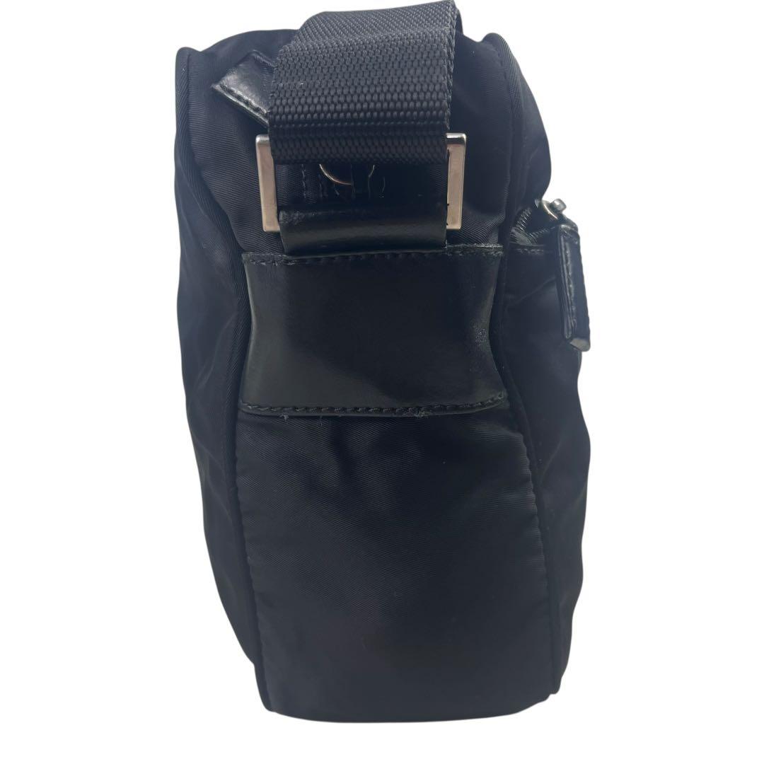 美品✨PRADA プラダ ショルダーバッグ カメラバッグ 三角プレート 黒