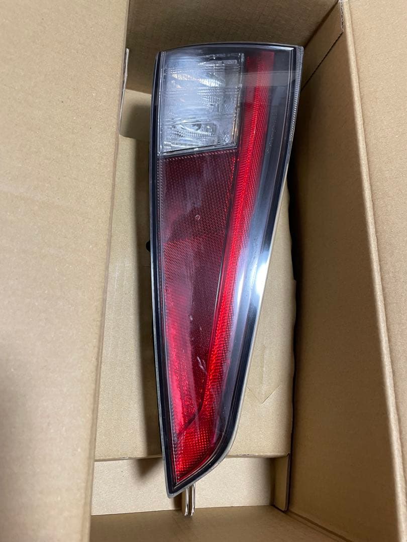 50プリウス　テールレンズ　１台分左右セット