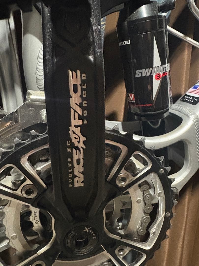 【特注品】海外購入GIANT マウンテンバイクシマノROCKSHOX CICLO