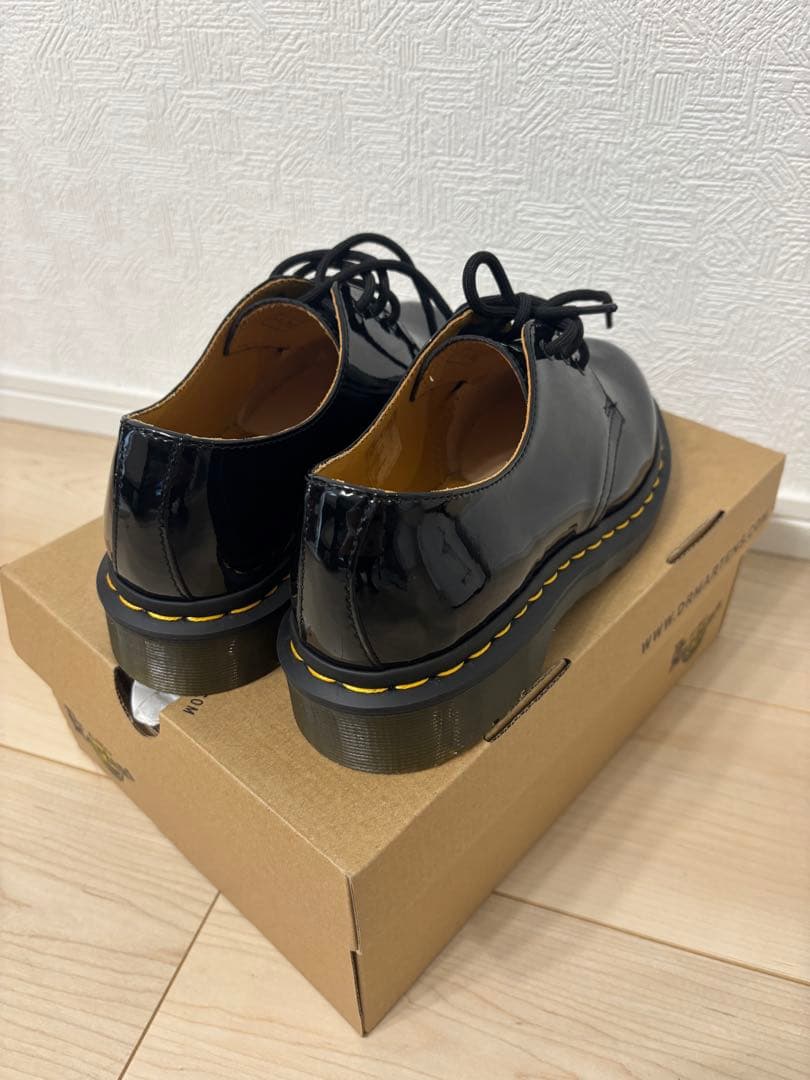 【新品未使用】　Dr. Martens ブラックエナメルドレスシューズ