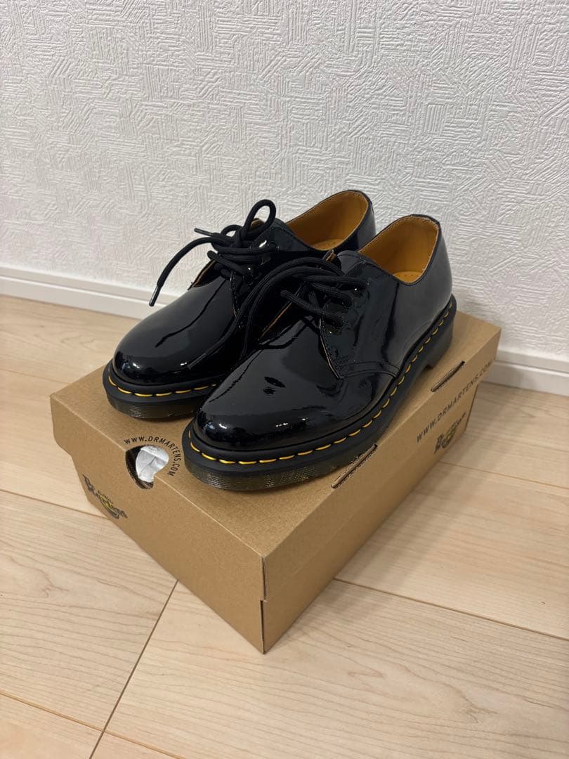 【新品未使用】　Dr. Martens ブラックエナメルドレスシューズ