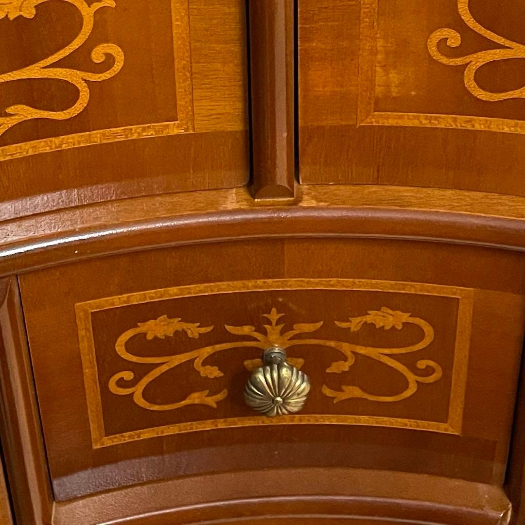 イタリア家具タロッコ社象嵌デザイン　猫脚サイドボード