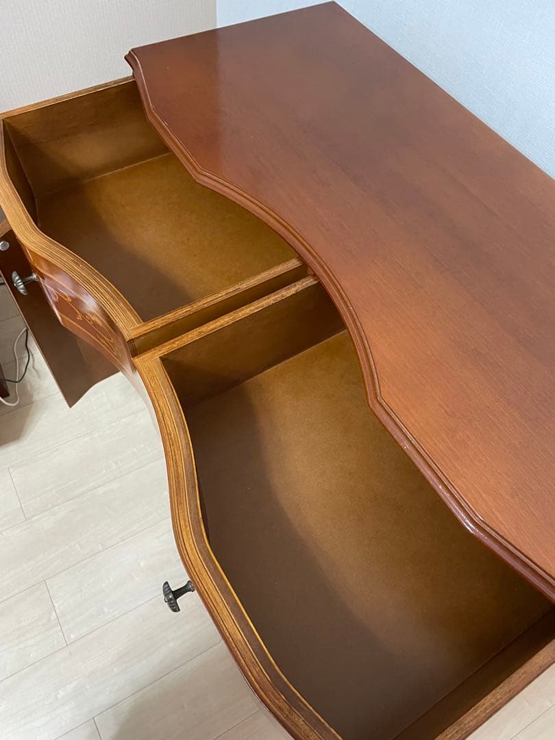 イタリア家具タロッコ社象嵌デザイン　猫脚サイドボード