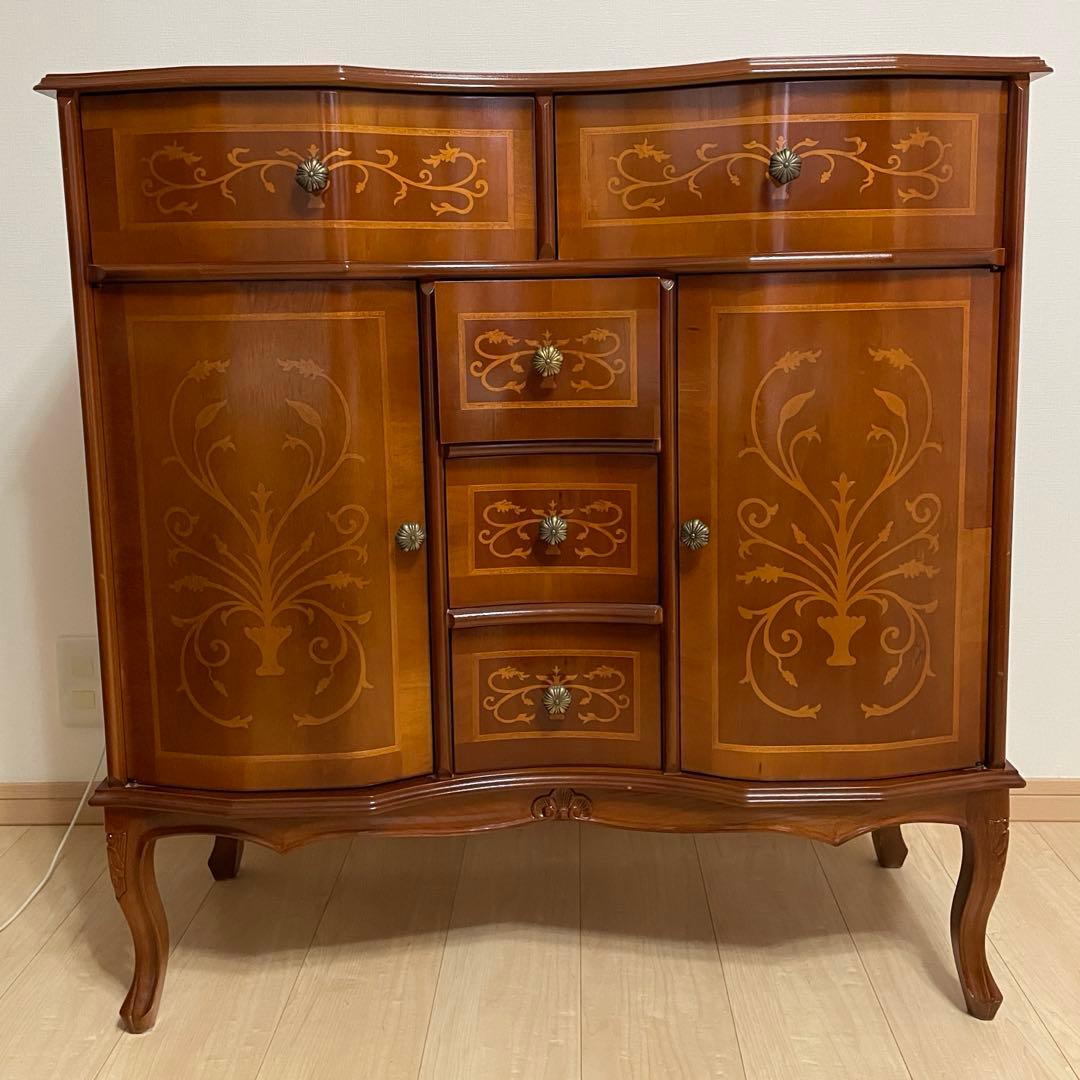 イタリア家具タロッコ社象嵌デザイン　猫脚サイドボード