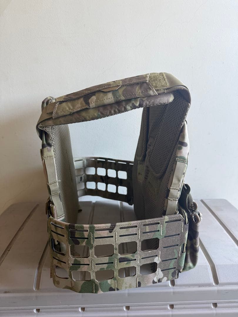 ういういさん専用　アジライト　AGILITE 薄型プレートキャリア