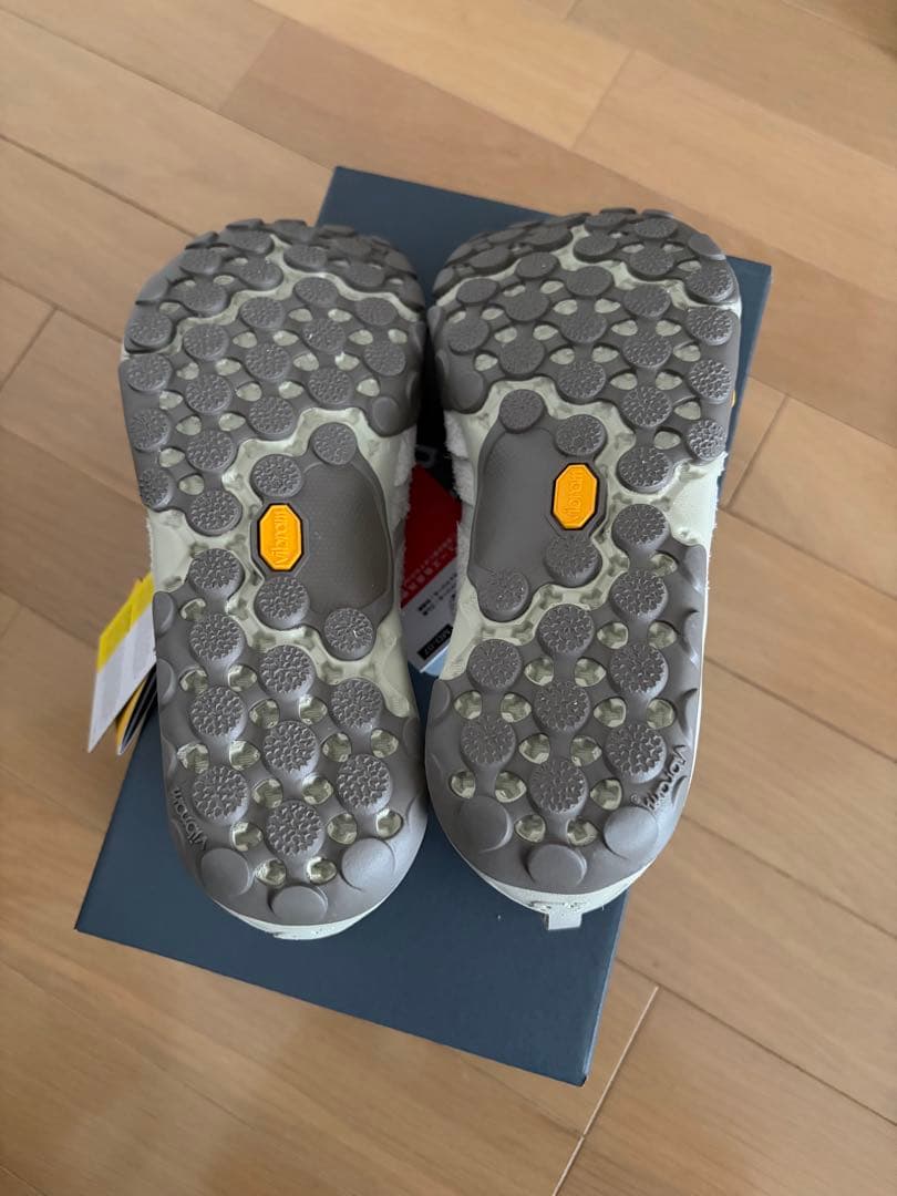 MT10OPS new balance 24.5cm ベージュ